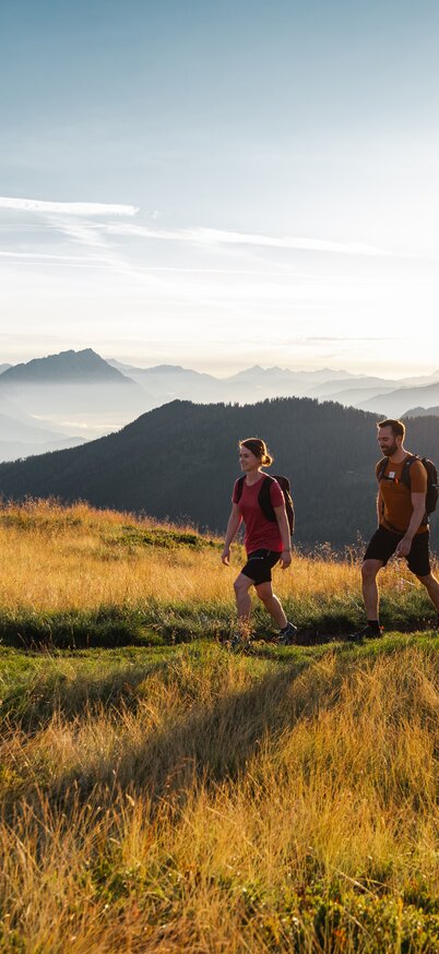 Wanderer am Weg zur Bärfellspitze am Hauser Kaibling | © Mathäus Gartner