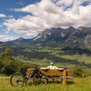 Pause mit Ennstalblick_Fünf Berge Runde 