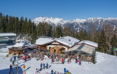 Knapplhütte mit stylischer Panoramalounge